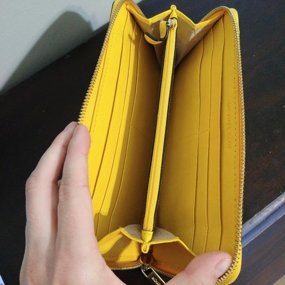 Michael Kors Pyramid Studded Zip Up Wallet Citrus Yellow and Gold - Picture 8 of 9